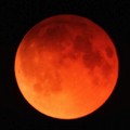 La superluna rossa: a che ora potremo vedere l'eclisse di stanotte