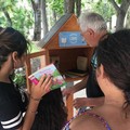 I ragazzi del centro educativo Antoniano rimpolpano la biblioteca della Villa