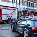 Si scarica l'apparecchio acustico e "sparisce " per ore, intervengono (quasi) i vigili del fuoco