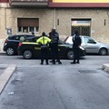 Musica a tutto volume e balli di gruppo: festa "clandestina " sul terrazzo