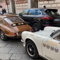 Eleganza e lusso a Trani: il marchio Porsche domina corso Vittorio Emanuele