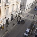 Mancata precedenza, auto si ribalta in via Aldo Moro: illeso il conducente