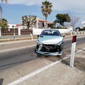 Rubano un'auto e poi si schiantano in zona Matinelle: la Polizia locale a caccia dei responsabili