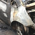 Auto in fiamme in via Ferrara