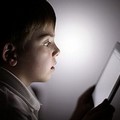 Smartphone e tablet, in pericolo la vista dei nostri figli
