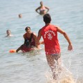 Trani, rischiano di annegare alla Seconda Spiaggia: due ragazzi finiscono in codice rosso al Pronto Soccorso