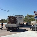 Tir in panne sul cavalcavia di via Istria, traffico rallentato
