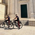 Carabinieri in e-bike, nuove pattuglie per il controllo di Trani