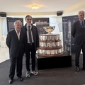 Trani nella storia del tennis: la leggendaria Coppa Davis ammirabile allo Sporting Club fino a stasera alle ore 20:00