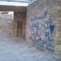 L'amore al tempo dei graffiti, così si imbrattano i muri di Trani