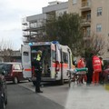 Si schianta contro la rotonda nei pressi di via Andria, ferito un anziano signore