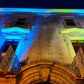 Palazzo Beltrani s'illumina con i colori della bandiera ucraina