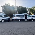 Trani inaugura tre nuovi scuolabus elettrici per un trasporto scolastico più green