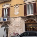 In via M.Pagano a Trani è ancora inagibile il marciapiede da novembre 2024