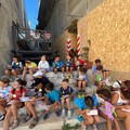 Pennelli in mano e occhi sul mare: alla Fondazione SECA la 10° edizione di  "Arte a colori "