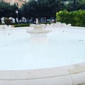 Normalità ristabilita e acqua trasparente nelle fontane di piazza della Repubblica