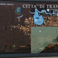 A Trani  "manca un pezzo ", rovinata la mappa della città in piazza Gradenico