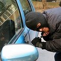 Sorpresi a rubar benzina in via Verdi, l'ultima trovata dei ladri