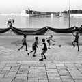 “Storie di Puglia. Fotografie dall'Archivio Gianni Berengo Gardin”, riprendono le visite guidate al Beltrani