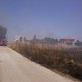 Incendio in un terreno incolto in zona Capirro