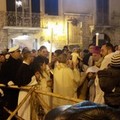 Presepe in Piazza Libertà, ecco la benedizione dell'arcivescovo