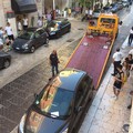 Auto in divieto di sosta: scattano le rimozioni forzate in via Mario Pagano