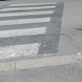 Via Andria, archetti pubblicitari arrugginiti e ormai a pezzi