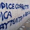 Scritte contro il Presidente del Tribunale di Matera, la solidarietà degli avvocati di Trani
