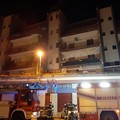 Fiamme da uno stabile in via Pozzo Piano