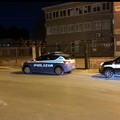 Tre ragazzini tentano furto nella scuola Bovio: messi in fuga dalla Polizia