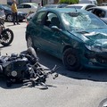 Scontro tra un'auto e una moto su via Malcangi: ferito un motociclista