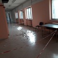 Cadono calcinacci nella scuola media Baldassarre, chiusa un'ala dell'edificio