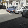 Scontro tra due auto in via Aldo Moro