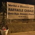 Quattro anni fa la morte dello chef Raffaele Casale. La famiglia: «Basta bugie, omissioni e omertà»