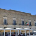 Sventola il Tricolore dai balconi di Palazzo Quercia: è l'omaggio alla Festa della Repubblica