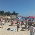 Sorpresi a rubare sulla spiaggia di Colonna, ladri messi in fuga da un agente fuori servizio