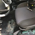Ancora furti d'auto nella notte, danneggiata la Lancia Y di turisti svizzeri