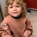  "Ma io mi sono messa la minigonna, tu fatti i fatti tuoi! ": è tranese la bimba che spopola sul web