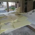 Cede il rivestimento del solaio in una palazzina in via Superga: nessun ferito