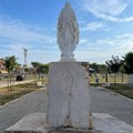 Simbolo fallico rimosso dalla statua della Madonna nel parco di via delle Tufare