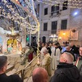 Presepe in Piazza Libertà, ieri la cerimonia di posa del Bambin Gesù