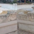 Senz'acqua né decoro: la fontana assetata nella desolazione di Piazza della Repubblica