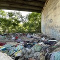 Dormitorio per senzatetto e discarica a cielo aperto:  preoccupante  disagio in via Verdi