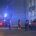 Incendio in via Gran Bretagna, distrutto locale a piano terra