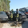 Grave incidente in via Duchessa d'Andria: auto distrutte, feriti lievi