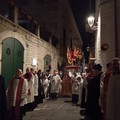 Folla e commozione piú che mai per la processione dei Misteri a Trani
