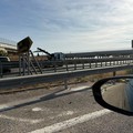 Incidente sulla 16bis: auto contro il guardrail, uscita obbligatoria a Boccadoro