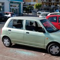 Trani, finestrini dell’auto sfondati con pietre: interviene la Polizia Scientifica