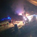 Notte di fuoco in via delle Tufare, incendiate due auto