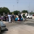 Pirata della strada travolge uno scooter e fugge: paura sul lungomare di Trani